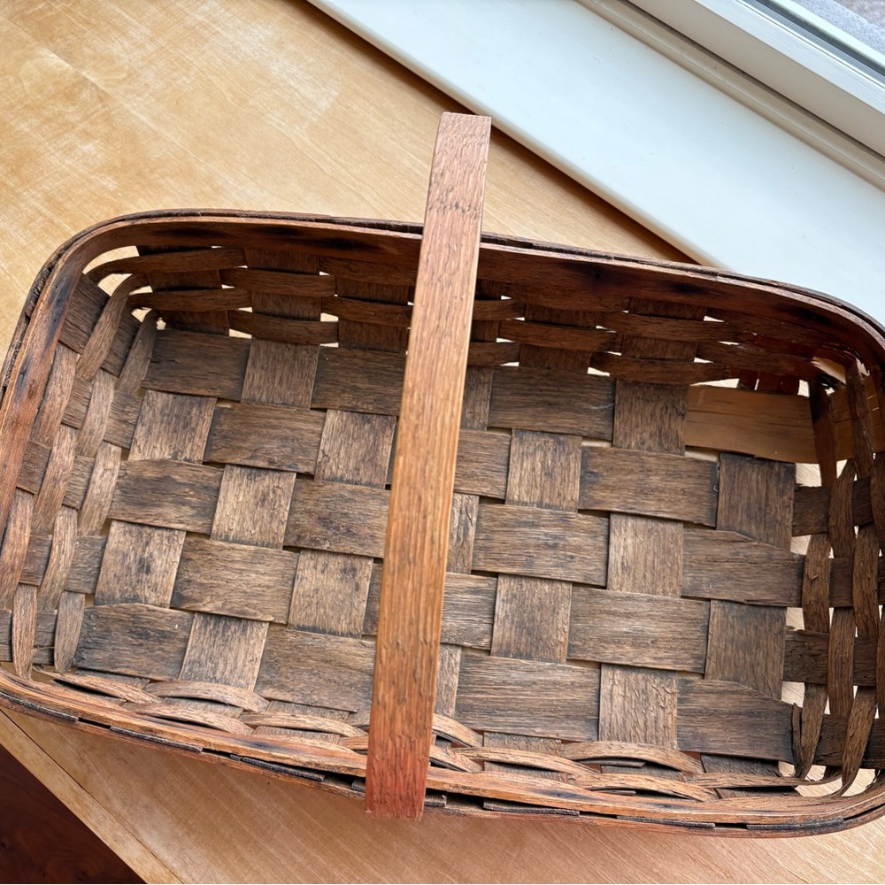 Beautiful Clean Rustic Brown Woven Basket Unique pet/smoke-free - Picture 5 of 16